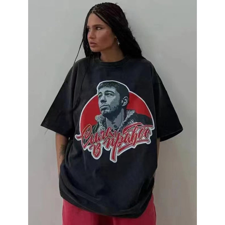 Dame Oversized T-shirt med kunstnerisk ansigtstryk og street-style skrifttype Stilla