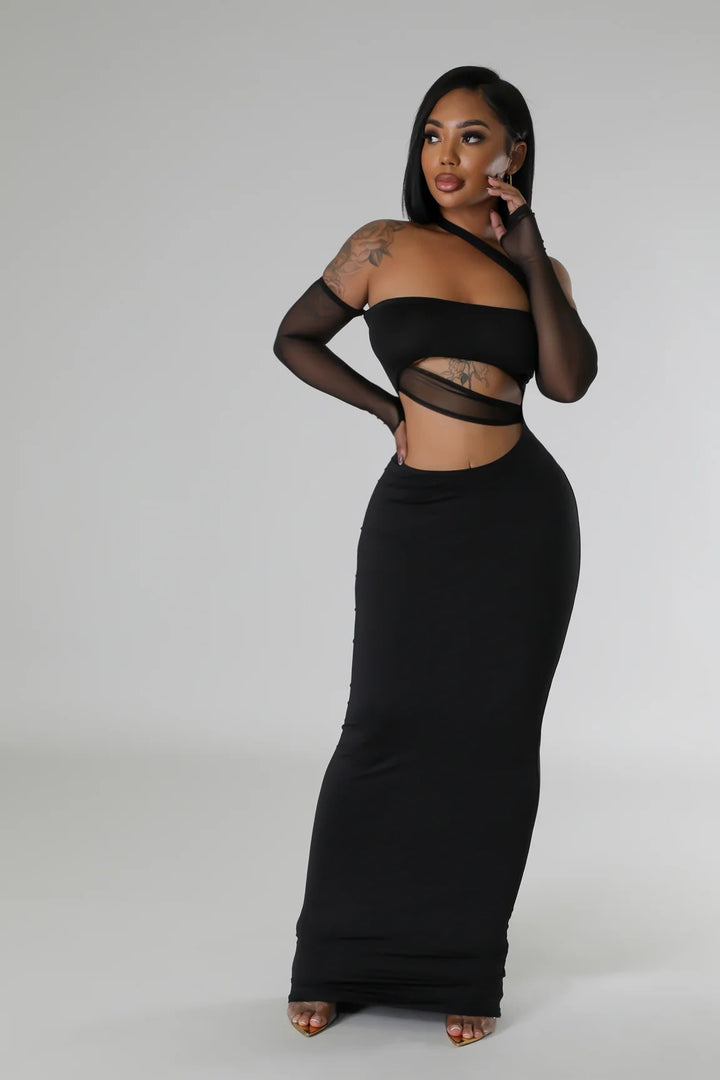 Dame Elegant og figursyet Maxi-kjole med One-Shoulder-design og Cut-Outs Stilla