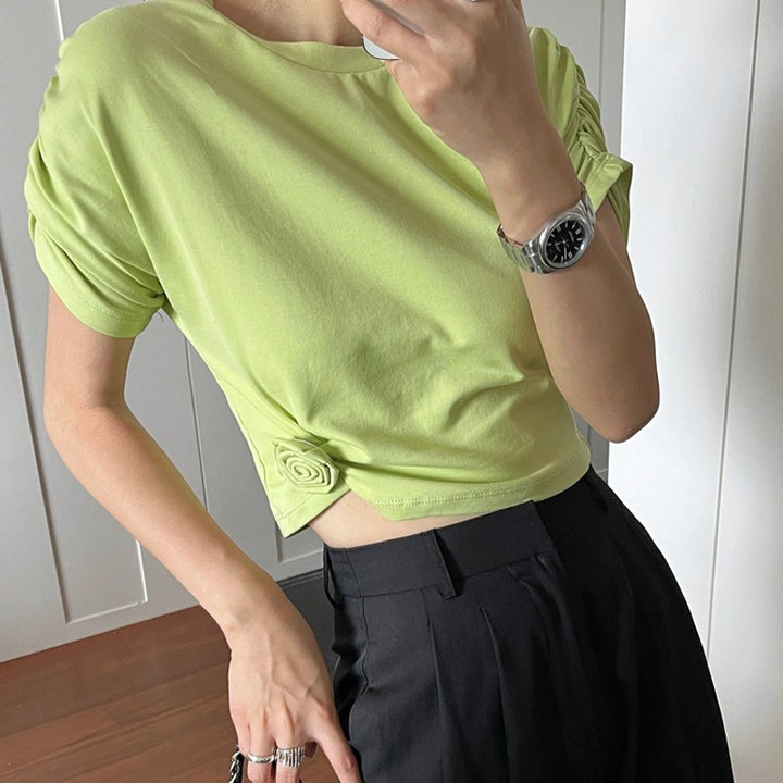 Dame moderigtigt T-shirt med afslappet snit og flæsedetaljer Stilla