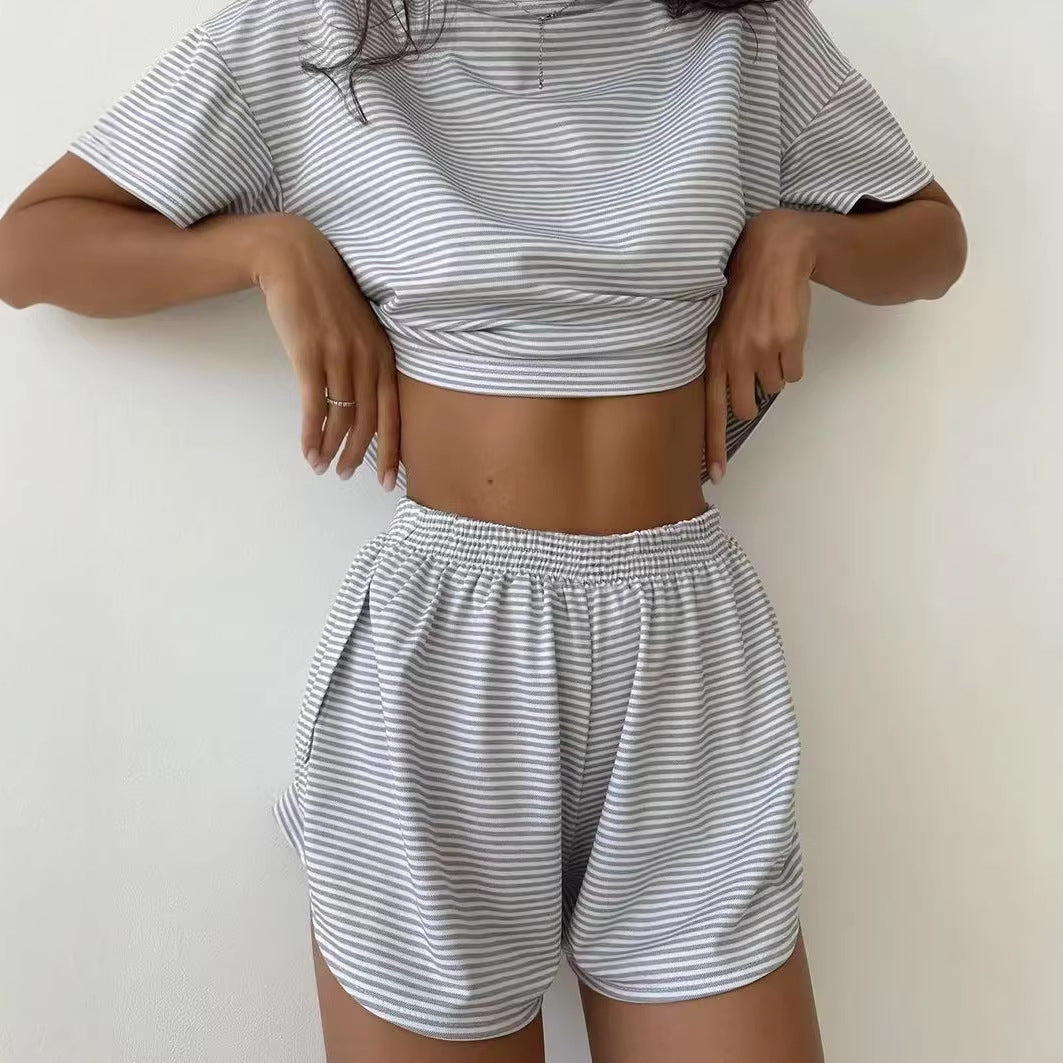 Dame casual crop-top og shorts sæt med stribet mønster Skovae