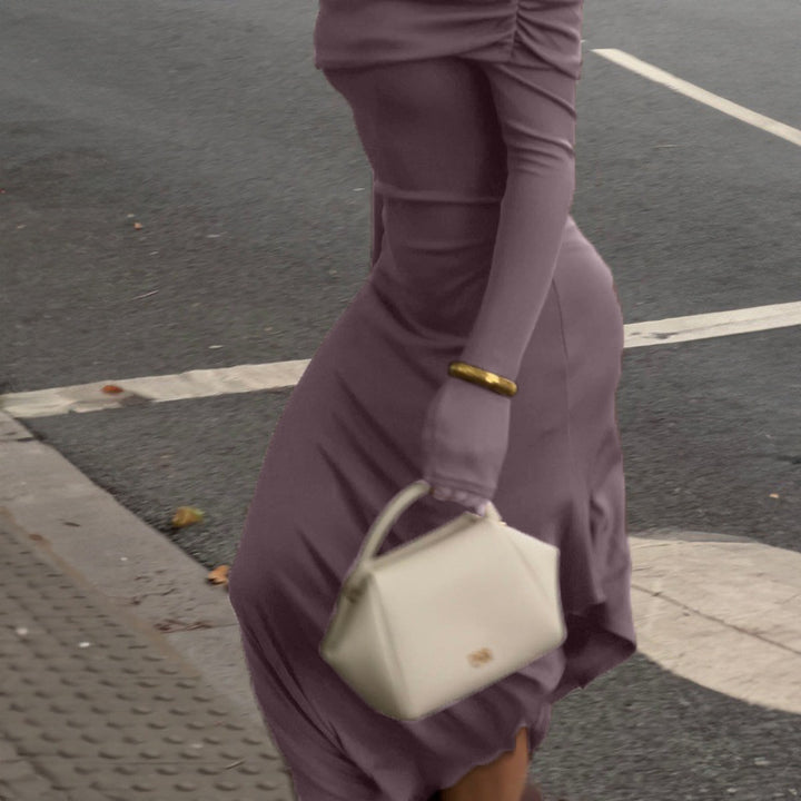 Dame elegant Off-Shoulder-maxikjole med asymmetrisk kant og rynkning Stilla