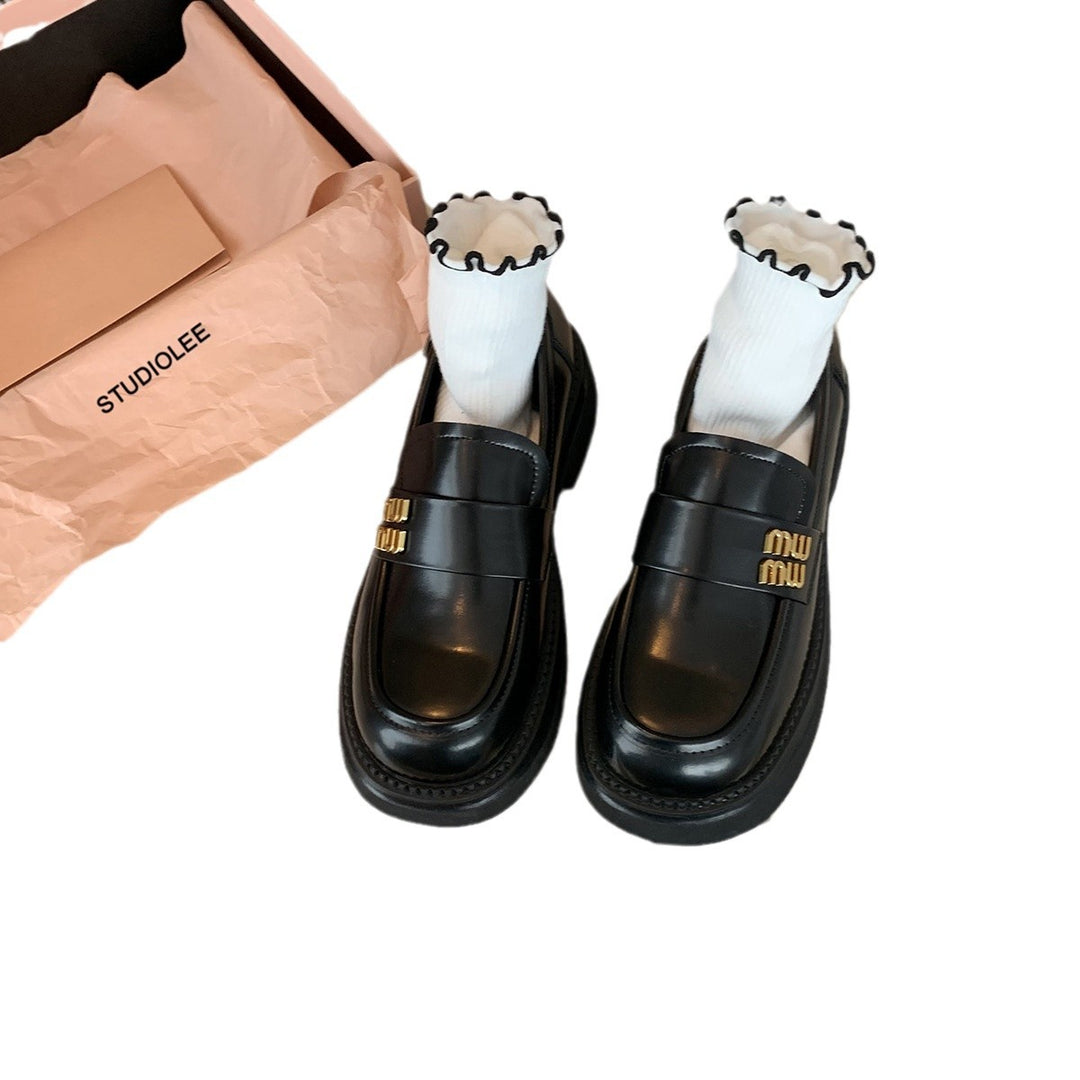 Herre Klassiske Slip-On Loafers med Elegante Metalakcentre Stilla