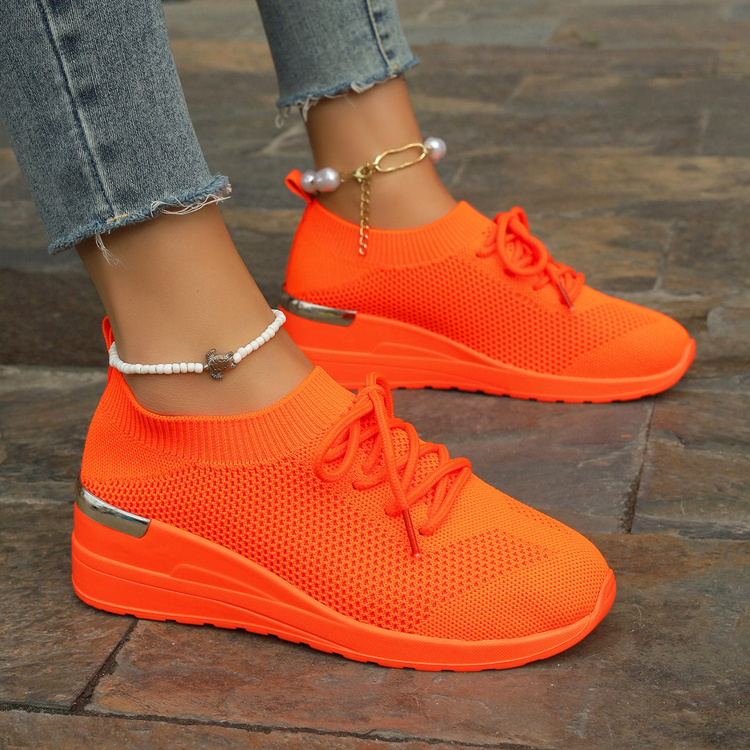 Dame Sneakers med behagelig strik-look og sporty plateau Stilla