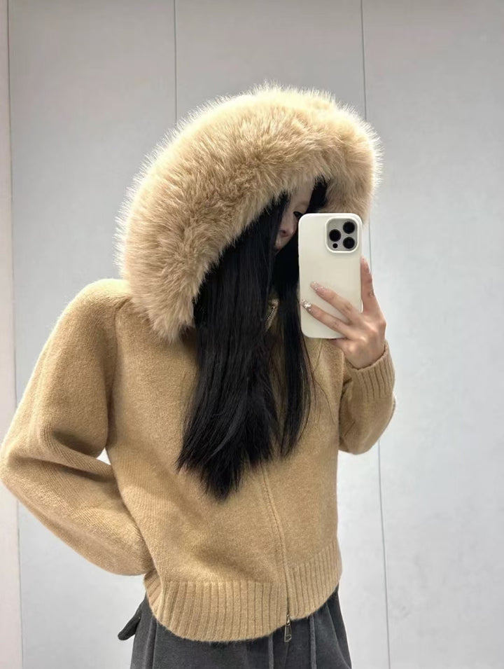 Kvindernes fashionable cardigan med aftagelig hætte lavet af blødt materiale Stilla