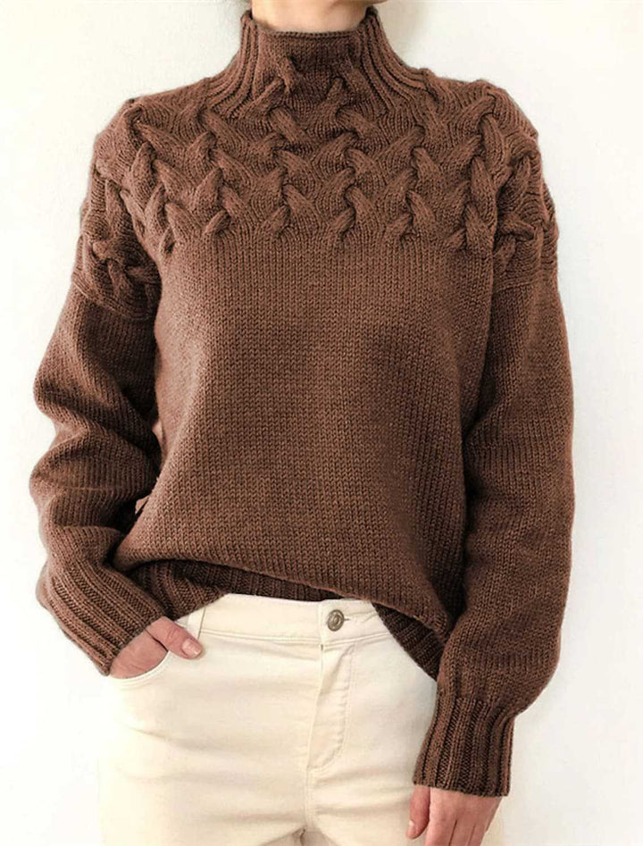 Dame grovstrikket pullover med ståkrave og fletmønster Stilla