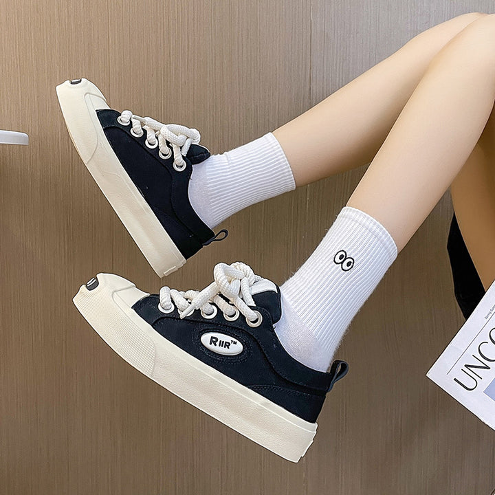 Dame Bekvemme Fritidssneakers i casual Canvas-stil med tykk sål og robuste snørebånd Stilla