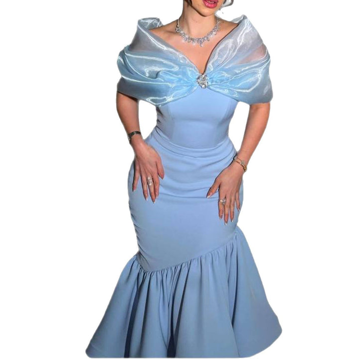 Dame elegant midi kjole med gennemsigtig chiffon cape og floral applikation Skovae