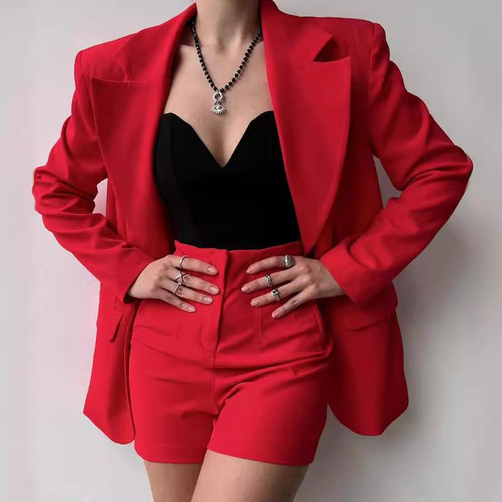 Dame blazer-sæt med ærmeløs top og shorts Stilla
