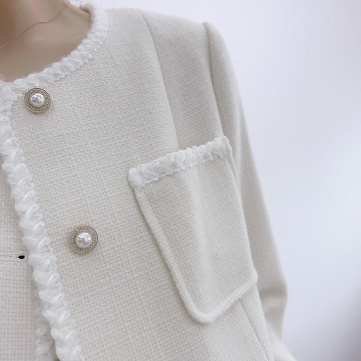 Dame Boucle-Jakke med kontrasterende detaljer og elegante knapper Stilla