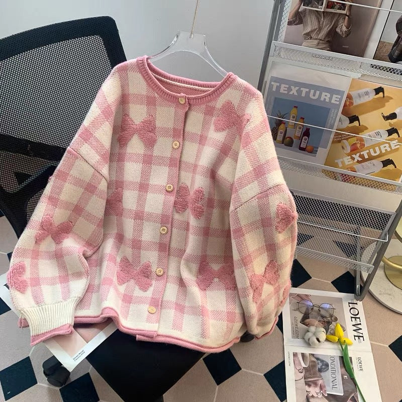 Kvindernes oversized cardigan med ternet mønster og hjerteapplikationer Stilla