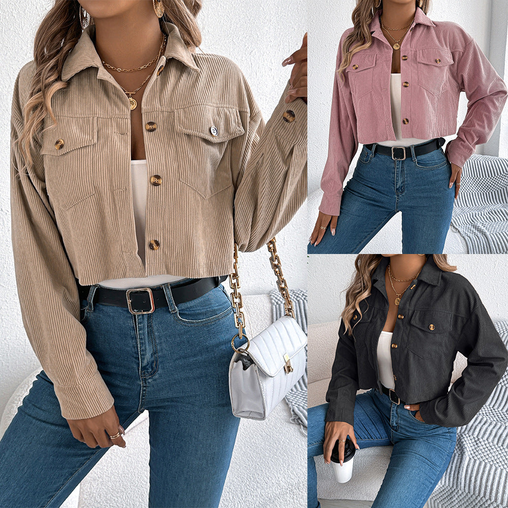 Dame Fashion cropped jakke med knapdetaljer Stilla