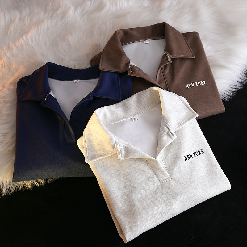 Femme Cropet Polo Sweatshirt med broderet detalje Stilla