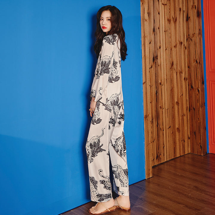 Dame pyjamasæt med elegant blomsterdesign og komfortabel pasform Stilla