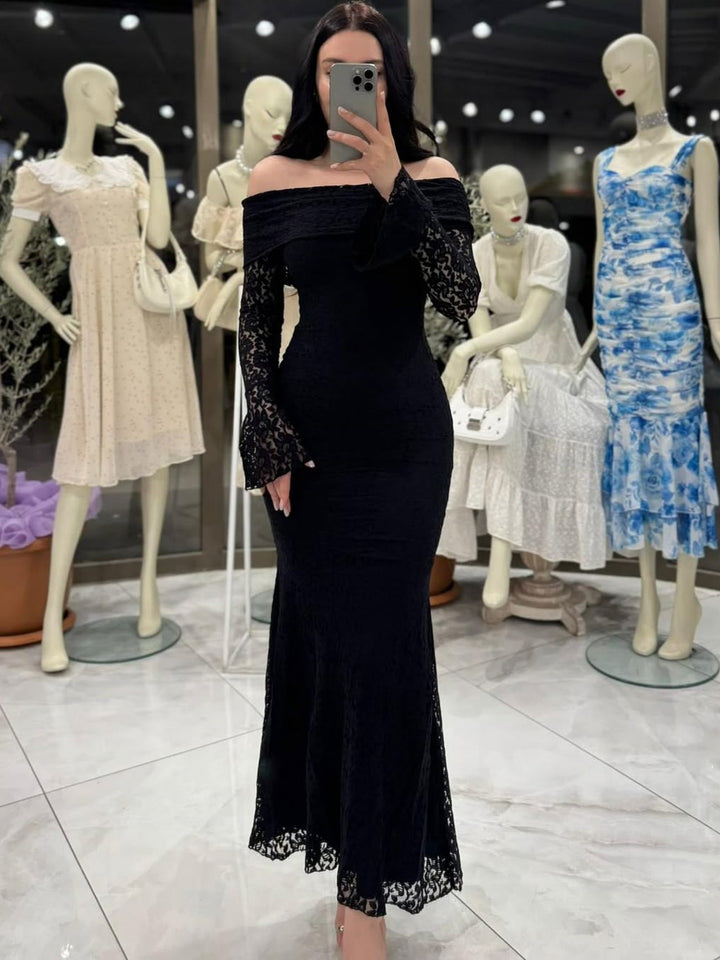 Damer Elegant Blondekjole med Off-Shoulder Design og Skøder Skovae