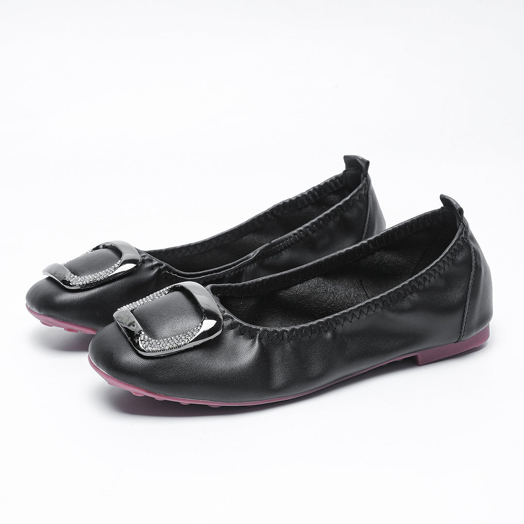 Dame Ballerinas med dekoreret spænde og blank overflade Stilla