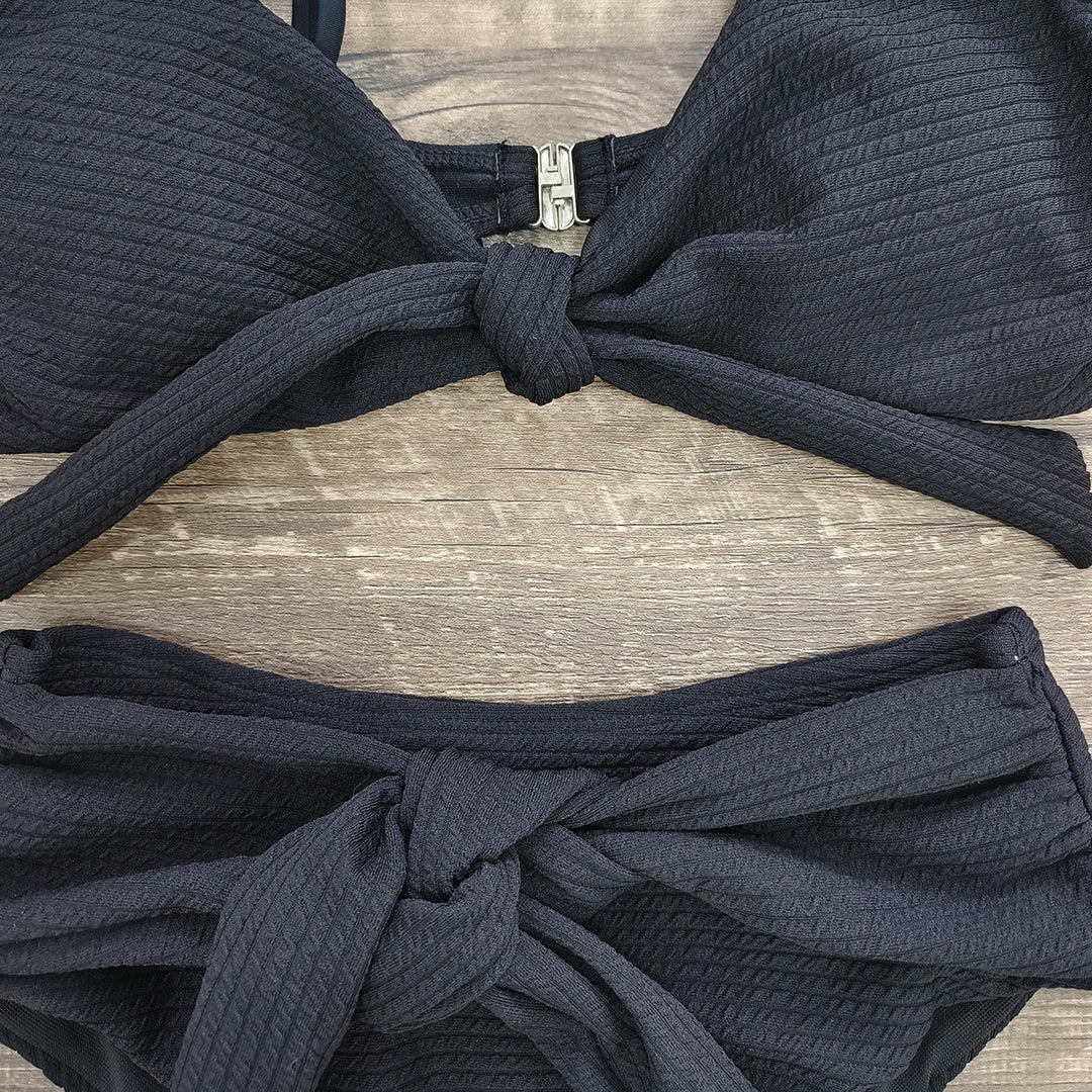 Dame bikini-sæt med raffineret kæde-halter og høj skæring Stilla