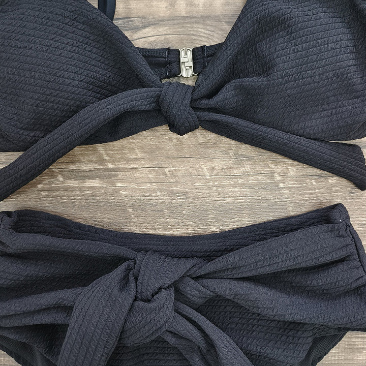 Dame bikini-sæt med raffineret kæde-halter og høj skæring Stilla