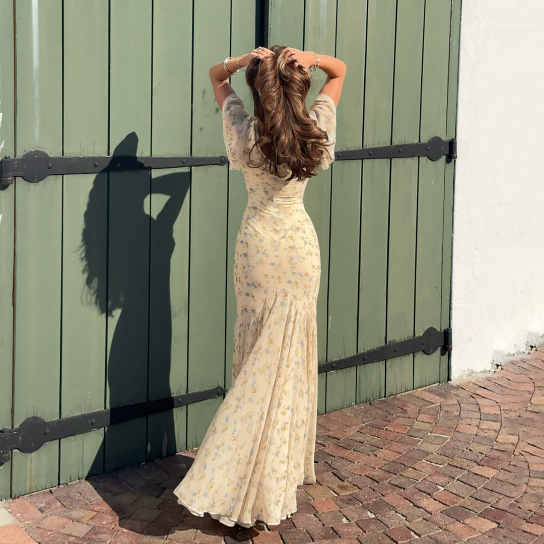 Damen elegantes Maxikleid mit floralem Design und Rüschendetails Skovae