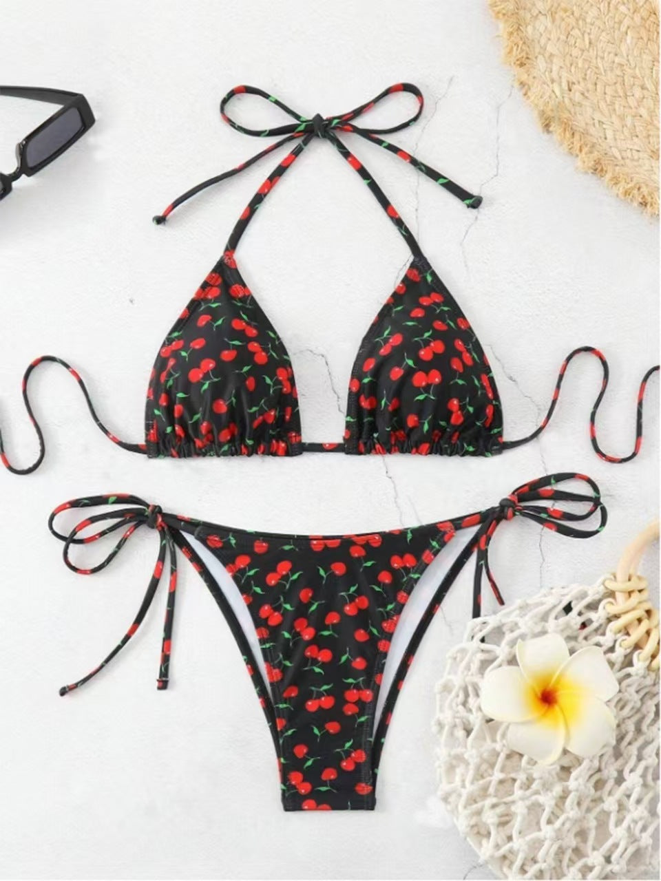 Dame Triangel-Bikini med charmerende kirsemønster og justerbare stropper Stilla