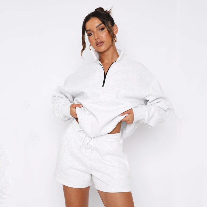 Kvinders afslappede sweatshirt med shorts-design og praktisk lynlås Skovae