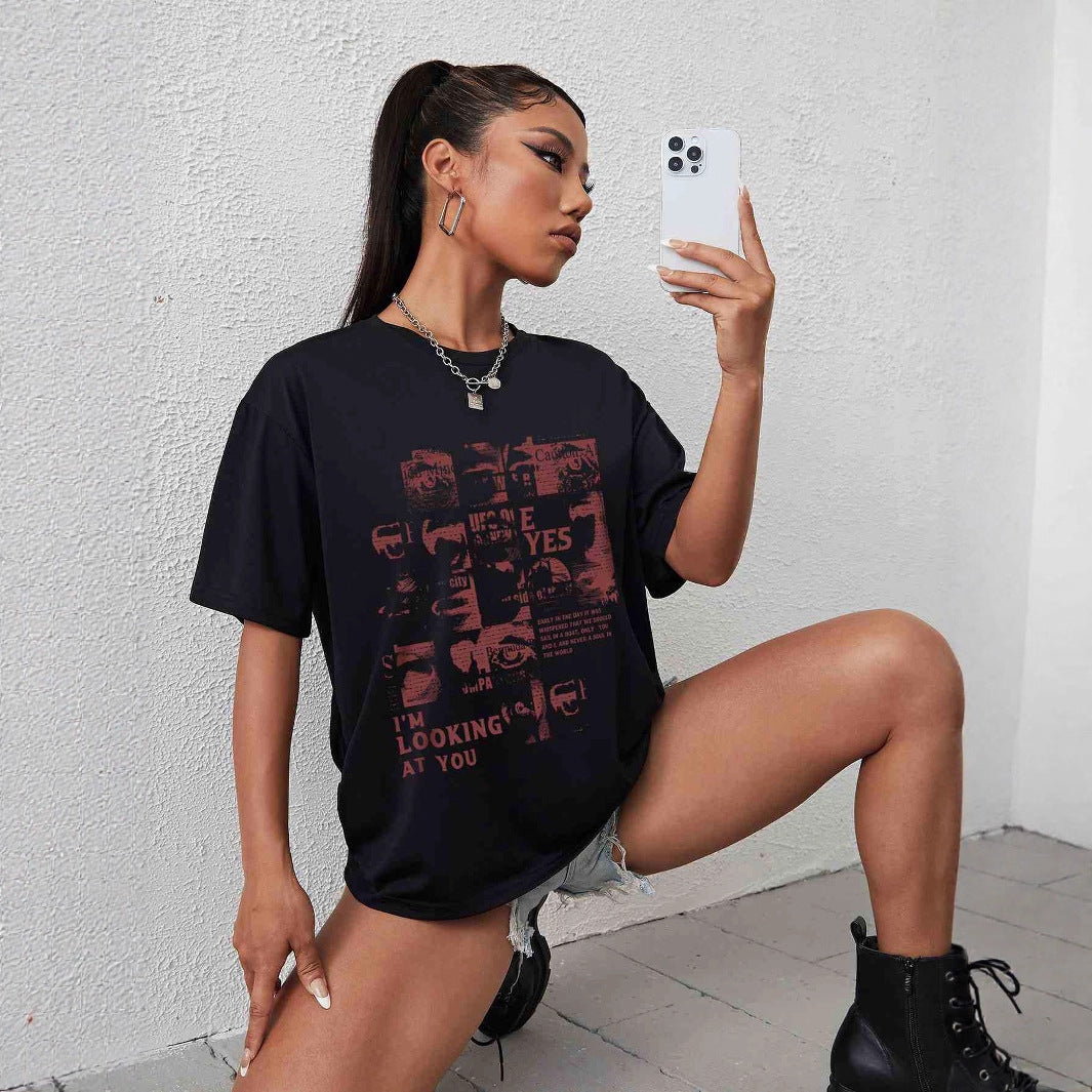 Dame Oversized T-shirt med kreativ tekst og afslappet snit Skovae