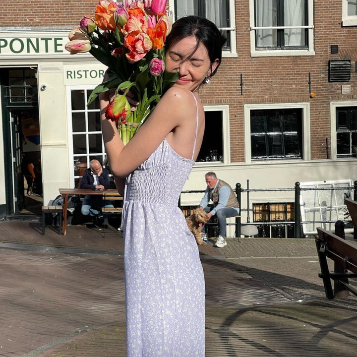 Dame Maxikjole med romantisk blomstedesign og justerbare stropper Stilla