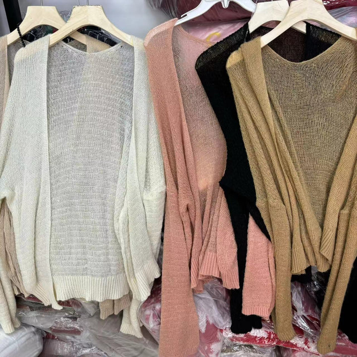 Kvindernes luftige strikkede cardigan med åbne ærmer og dekorativt mønster Stilla