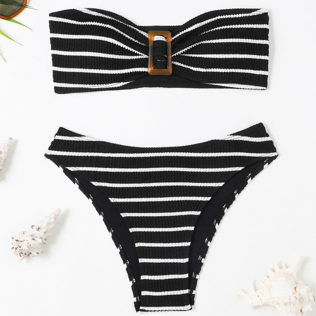 Dame Bandeau-bikini med elegant rynkning og moderne stribemønster Stilla