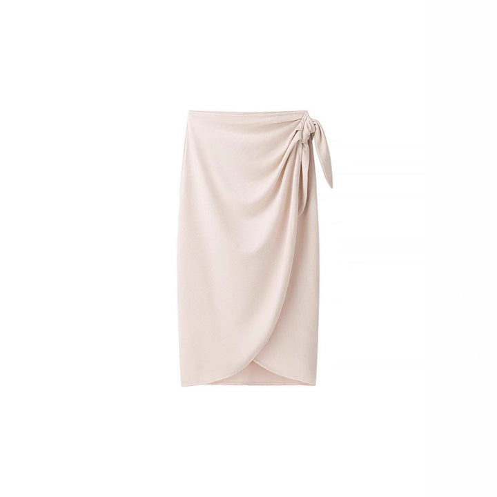 Dame sarong med elegant knude og flydende materiale Stilla