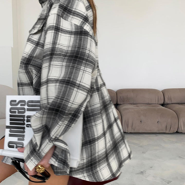 Dame ternet kjole med afslappet snit og moderne oversized design Stilla