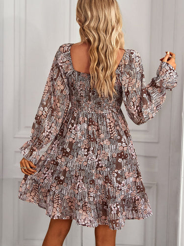Stilla | Square Neck Lange Ærmer Fit Flare Mini Kjole