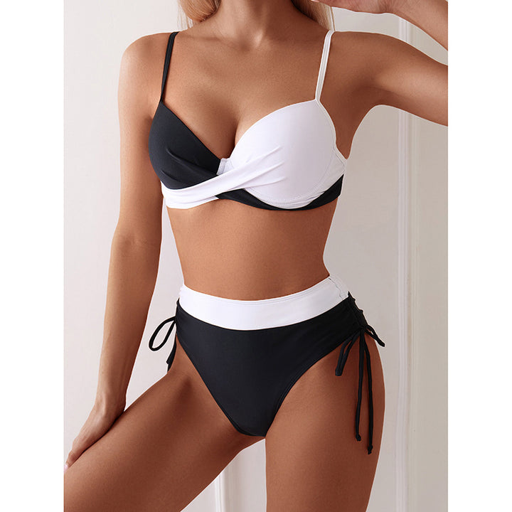 Dame bikini-sæt med raffineret indpakningslook og højtaljet trusse Stilla
