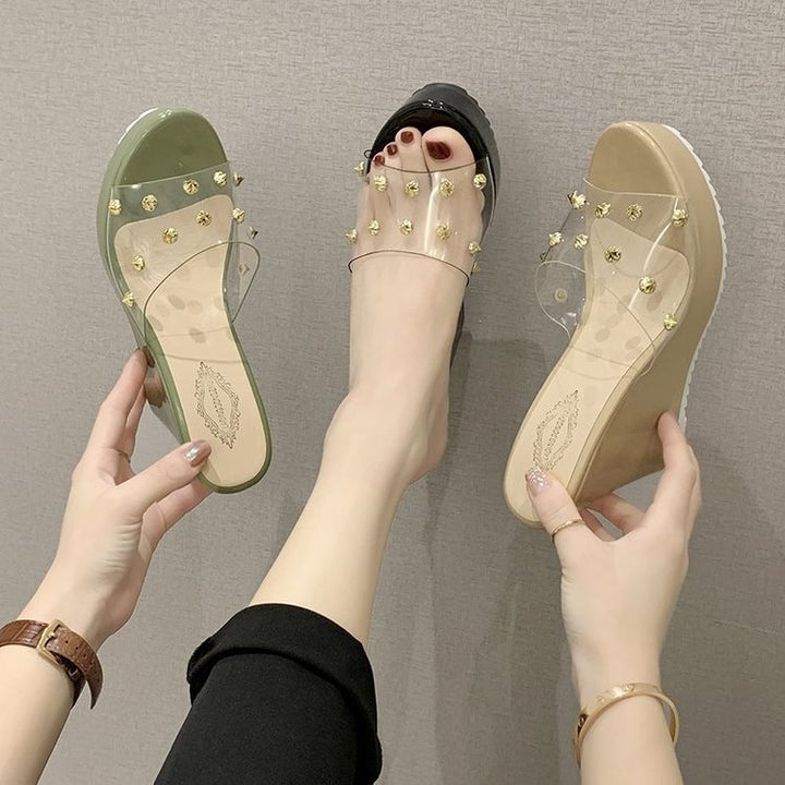 Dame Wedge-sandaler med gennemsigtigt overmateriale og dekorative smykkesten Stilla