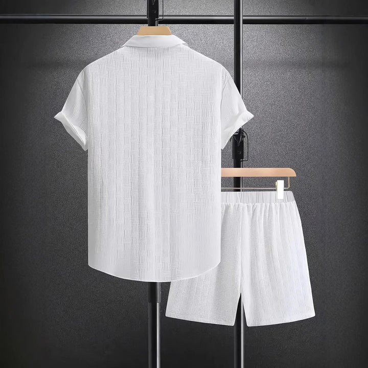 Herre fritidsdragt med struktureret overdel og shorts Stilla