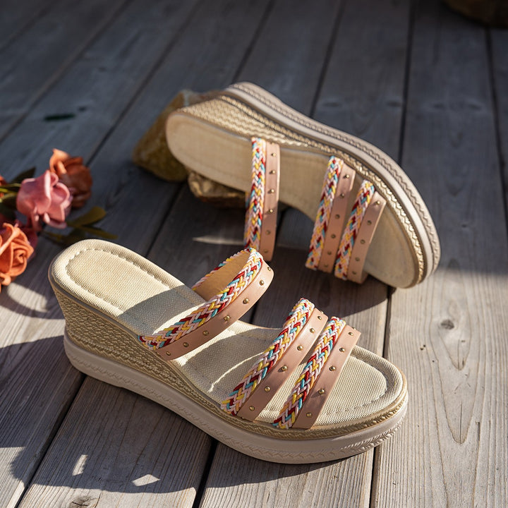 Dame Wedge-sandaler med farverige flettede remme og skridsikker sål Stilla