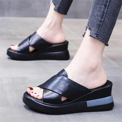 Dame platform sandal med moderigtigt krydsbånd Stilla
