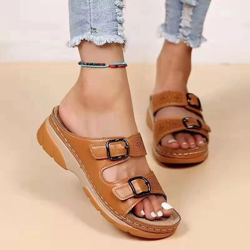 Dame Wedge-sandaler med justerbare stropper og perforeret overdel Stilla