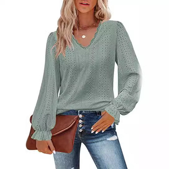 Dame elegant bluse med flæse detaljer og V-udskæring Stilla