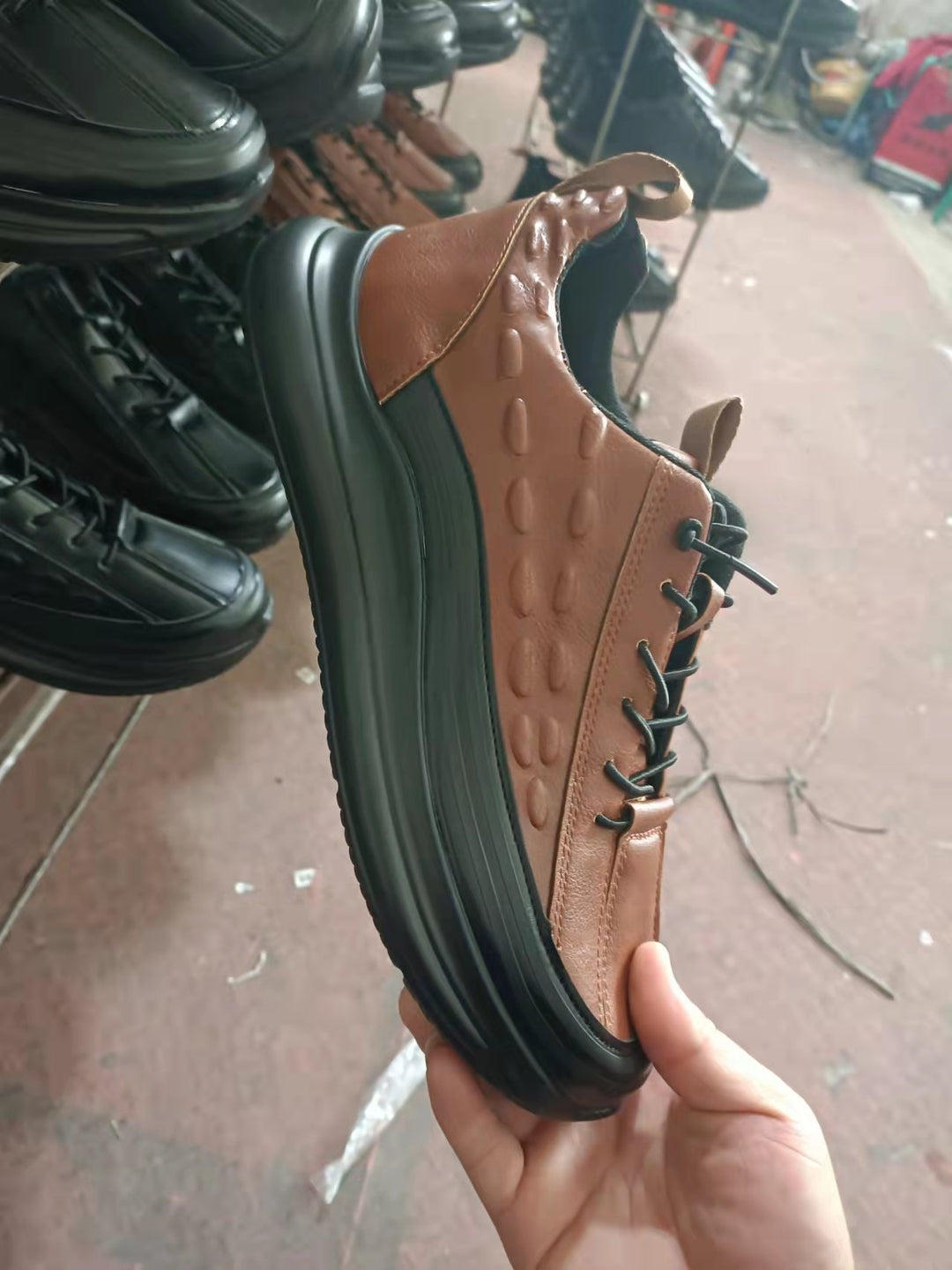 Dame Høj kvalitets Sneakers med moderigtigt kunstlæder og skridsikker sål Stilla