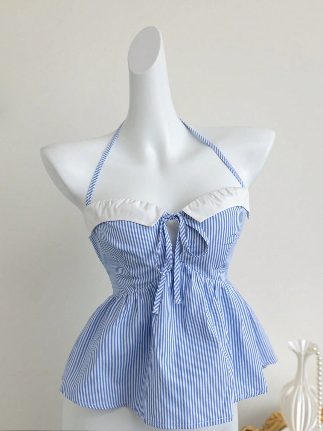 Dame leges blouse med stribet design og flot sløjfebinding Skovae