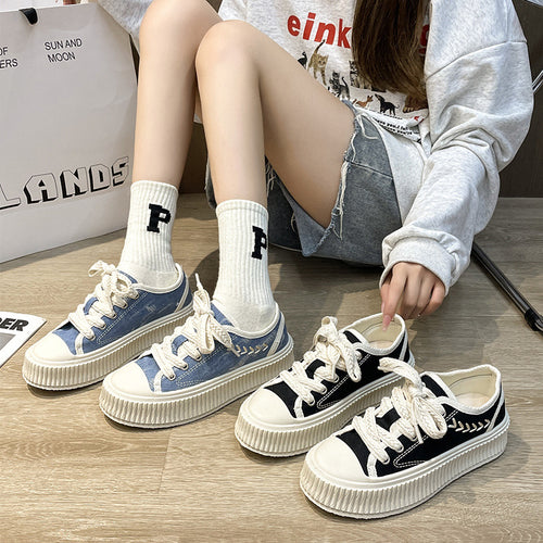 Dame Sneakers i en afslappet-modern stil med tyk platformssål og åndbar overfladestruktur Stilla
