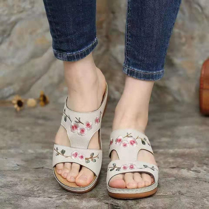 Dame Behagelige Tå-delt sandaler med blomster broderier Stilla