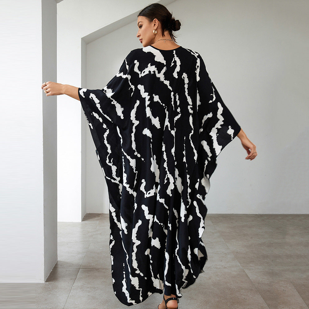 Dame Strandkaftan med elegant V-udskæring og farverigt mønster Stilla
