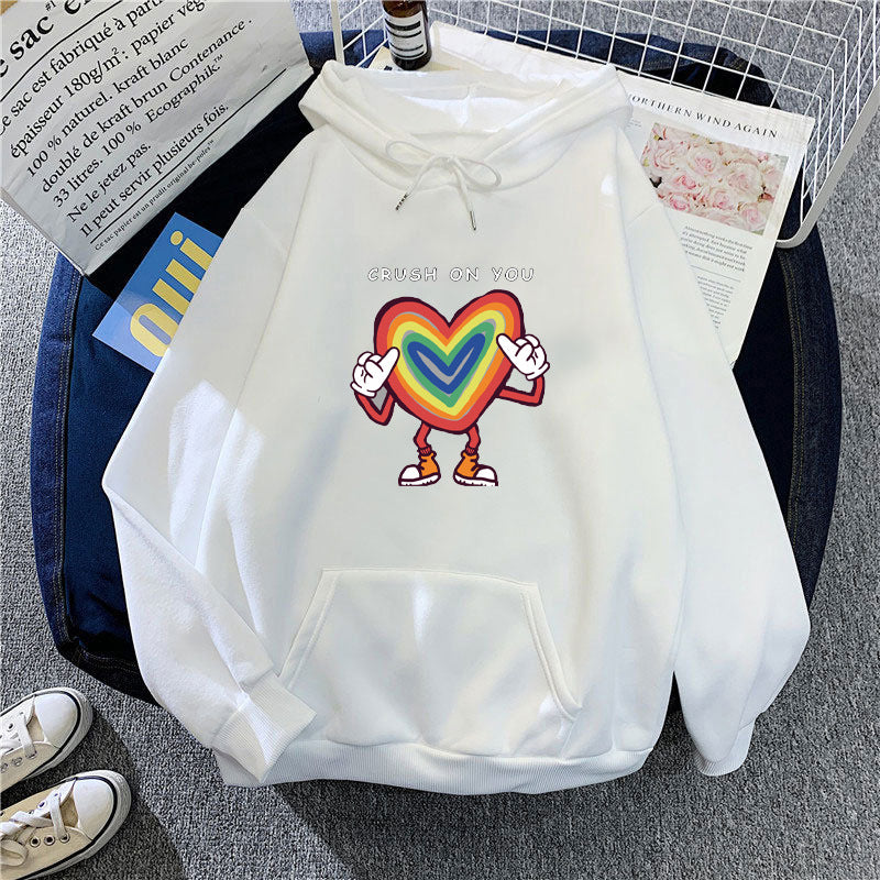 Kvinders hættebluse med farverigt hjerte design Skovae