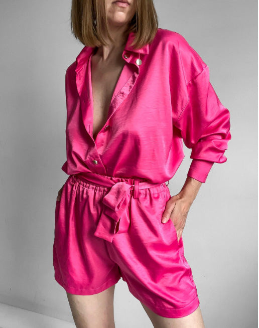 Kvinders satin shorts sæt med elegant krave og taljebælte Skovae
