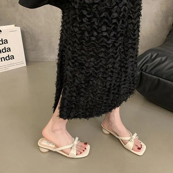 Dame fodbold-sandaler med elegant sløjfe-design og komfortabel blokhæl Stilla