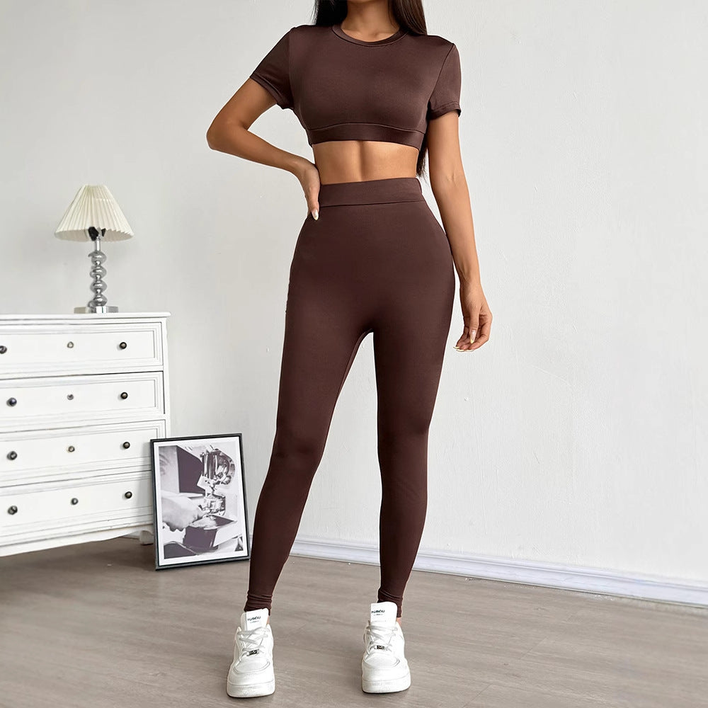 Dame sæt bestående af cropped top og tætsiddende leggings Skovae