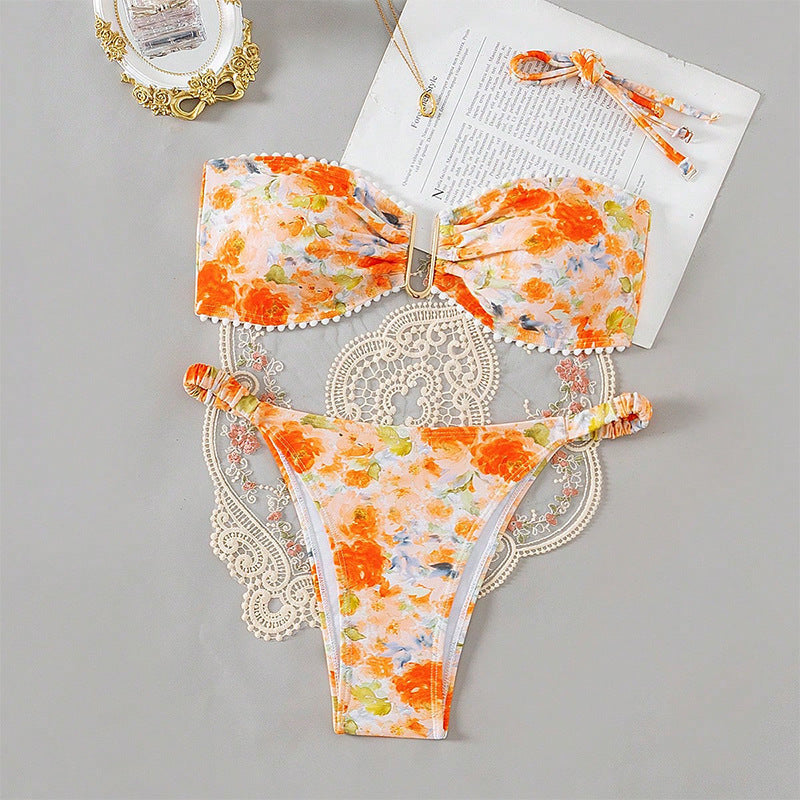Dame bikini-sæt med moderigt bandeau-top og flot ruffle-detalje Stilla