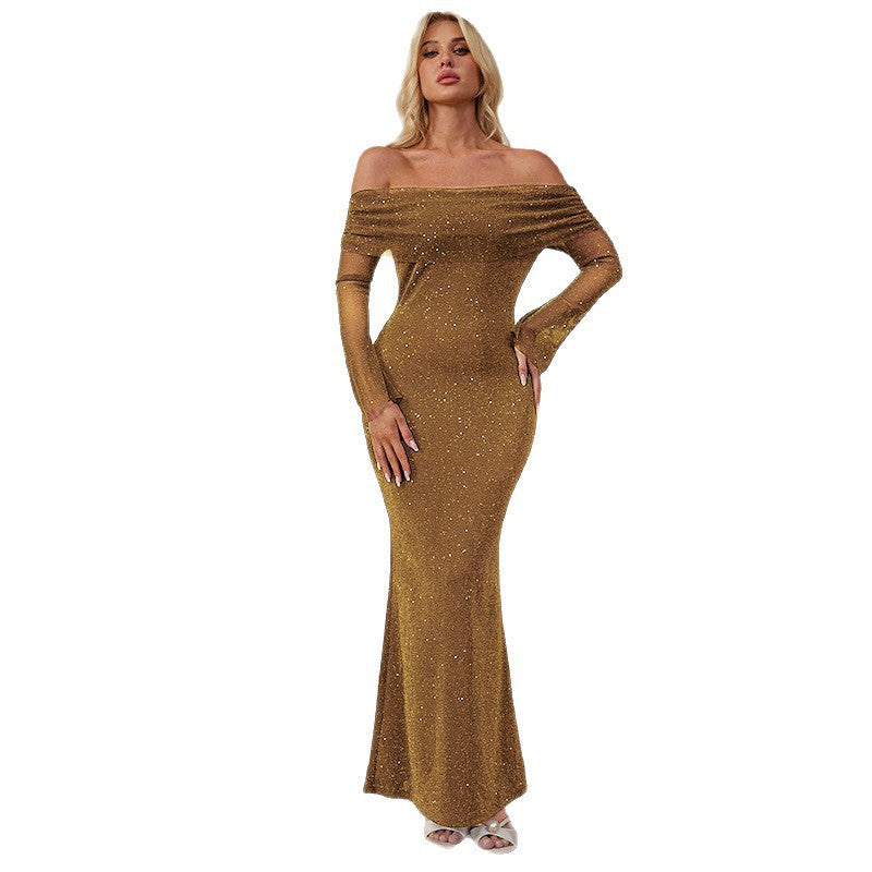 Damer Elegant off-shoulder maxikjole med glitrende accenter Skovae