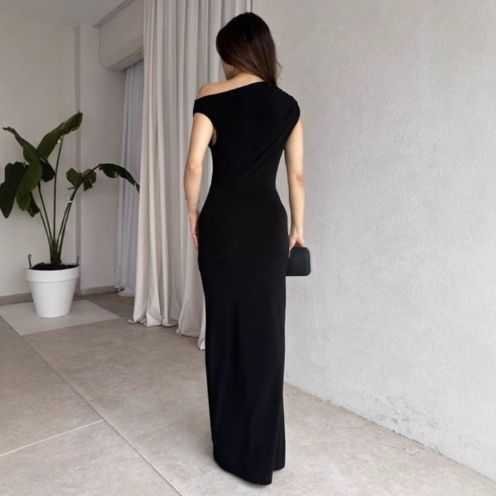 Dame Elegante Maxikjole med asymmetrisk skulderdesign og raffineret indpaknings-detail Stilla